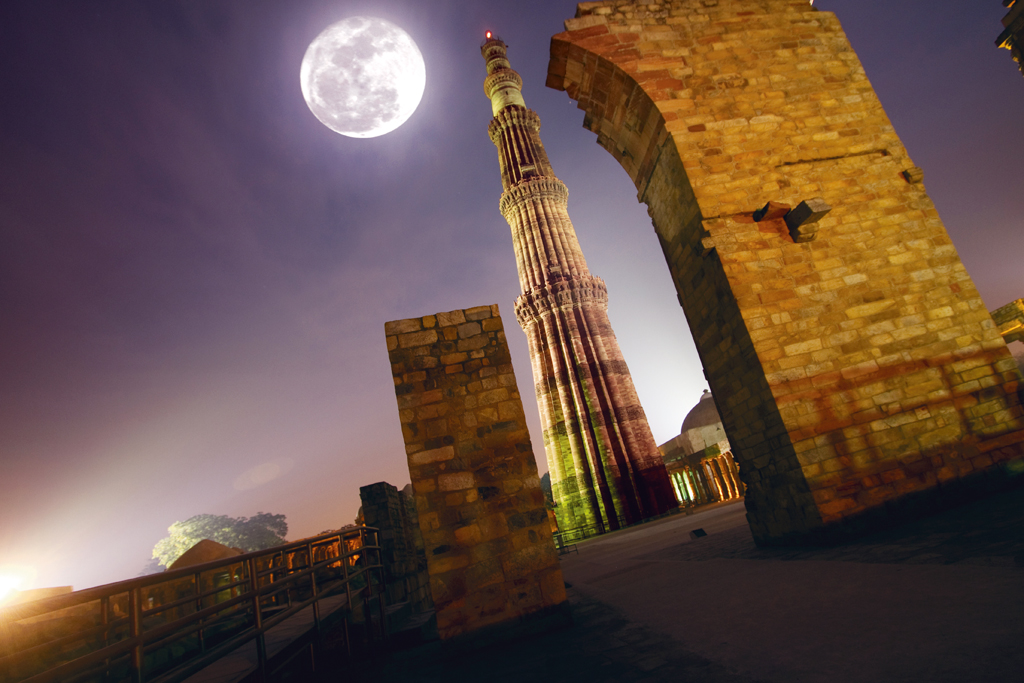 Night shot Qutab Minar