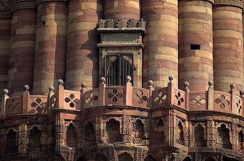 qutub-minar-india-balcons